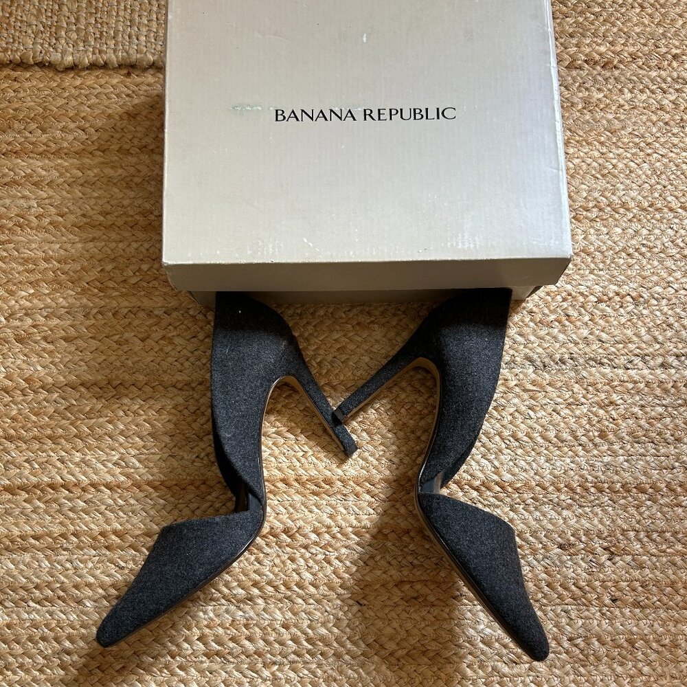Banana Republic Grey Pointed Heels